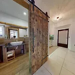 Hisa Ida - With Hot Tub And Sauna Appartement Ivancna Gorica