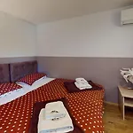 Hisa Ida - With Hot Tub And Sauna Appartement Ivancna Gorica