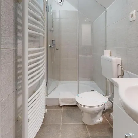 شقة Hisa Ida - With Hot Tub And Sauna Ivancna Gorica